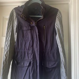 Lightweight jacket with sweater sleeves